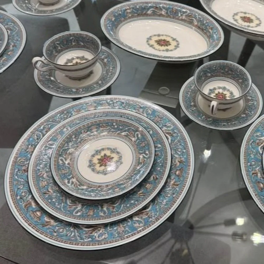Wedgwood Florentine Turquoise Dinnerware 5 pcs Set - Dragon & Phoenix Motif
